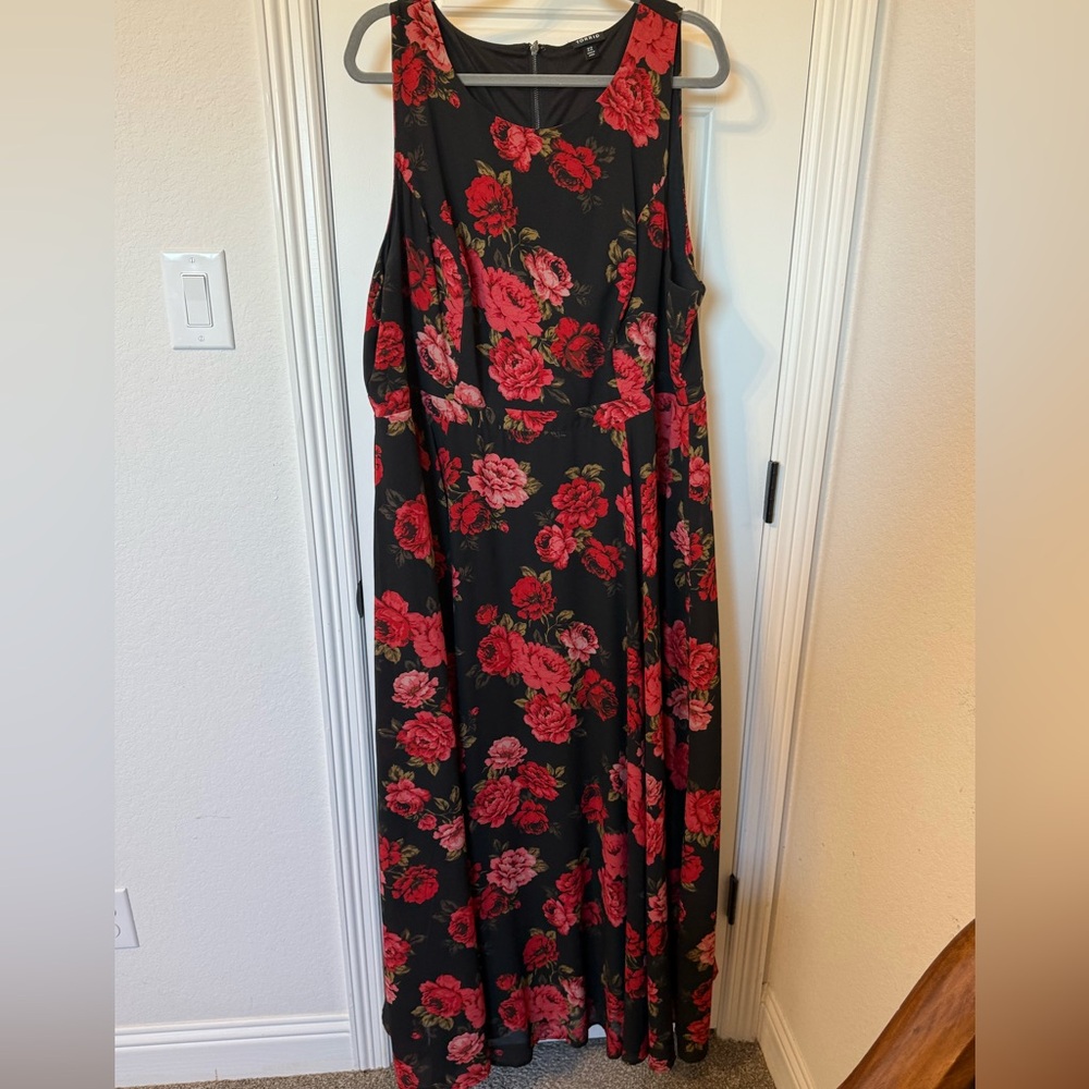 Floral Sleeveless Maxi Dress - Black and Red